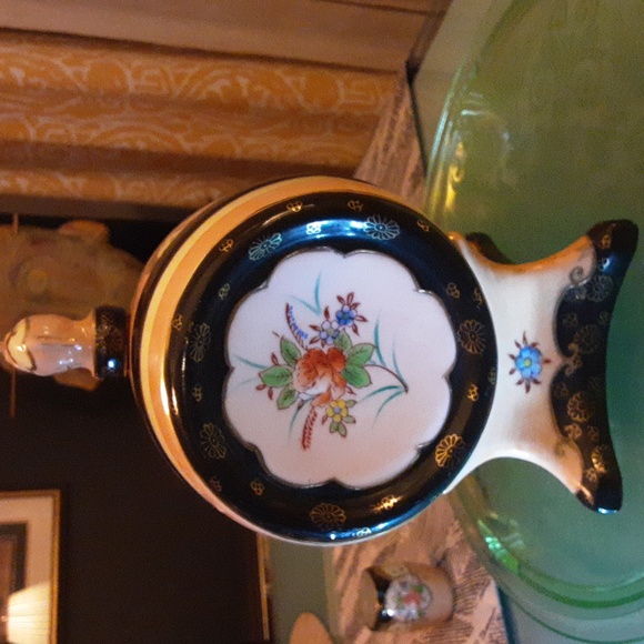 1920s Japan Moriyama Porcelain Elephant Sake Decanter Set - Picture 6 of 8